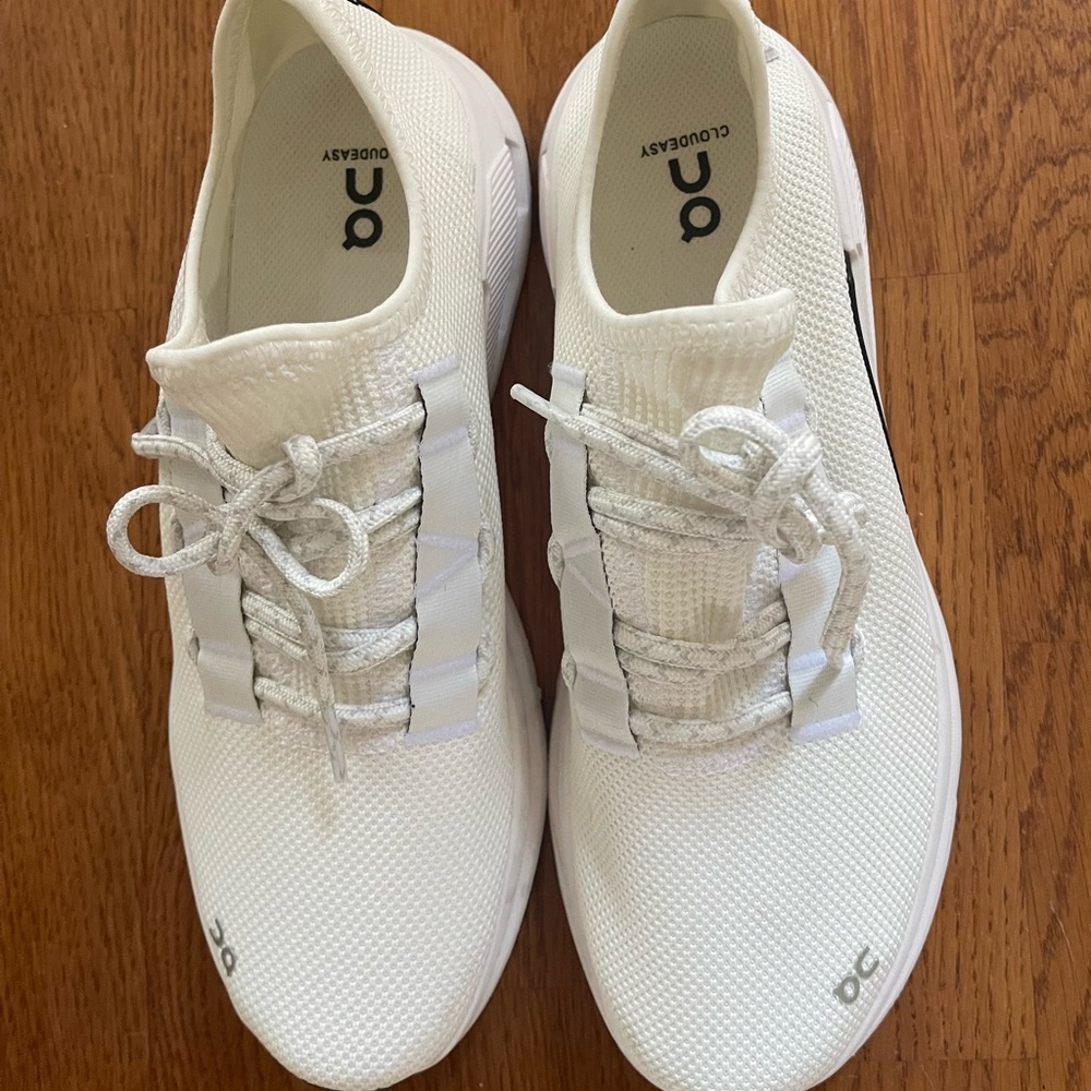 On CLOUDEASY sneakers.